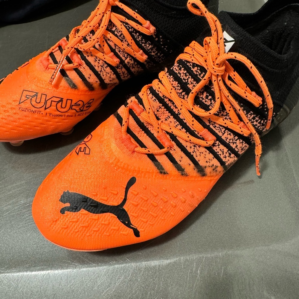Puma Future Z 2.3 soccer cleats. Size 5.5 youth. In excellent condition